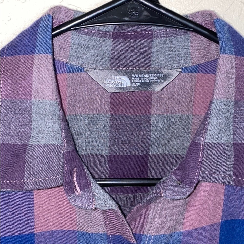 The north face button up plaid shirt - Picture 4 of 8